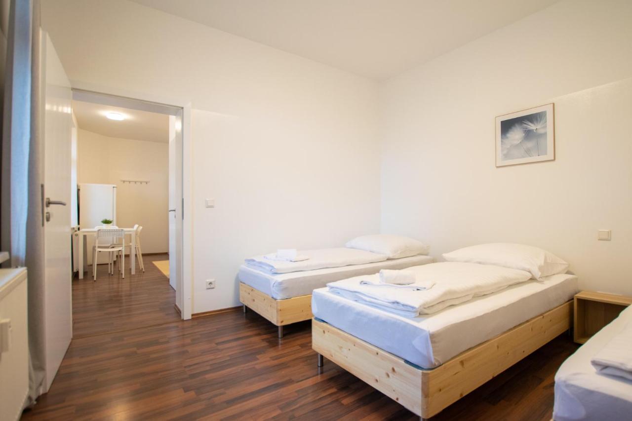 Raj Living - 1 Or 4 Room Apartments - 15 Min To Messe Dus - 10 Min Old Town Dus Düsseldorf Dış mekan fotoğraf